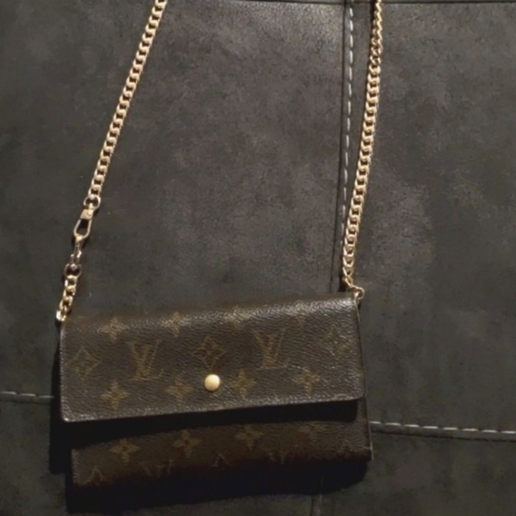 Louis Vuitton Brown Key & Card Holder Monogram - Picture 11 of 11